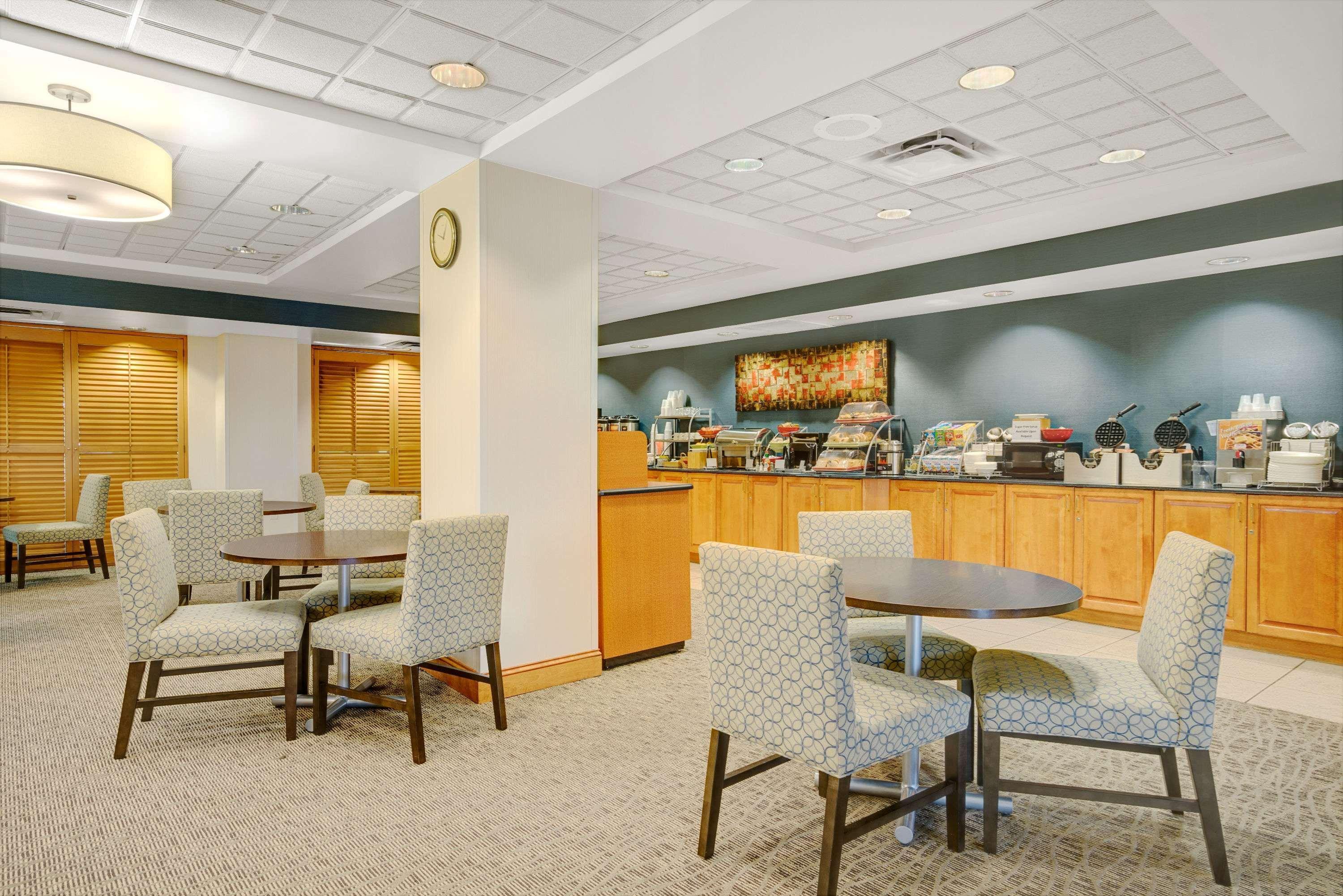 Wingate By Wyndham Fargo Hotel Екстериор снимка